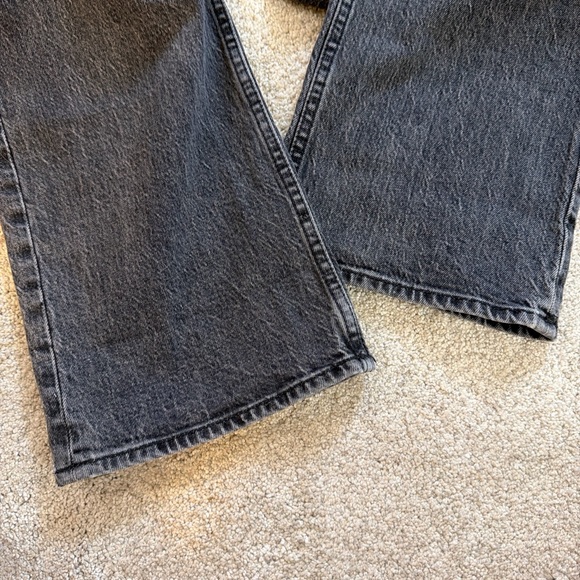 Abercrombie and Fitch high rise 90s relaxed jeans - Picture 4 of 5